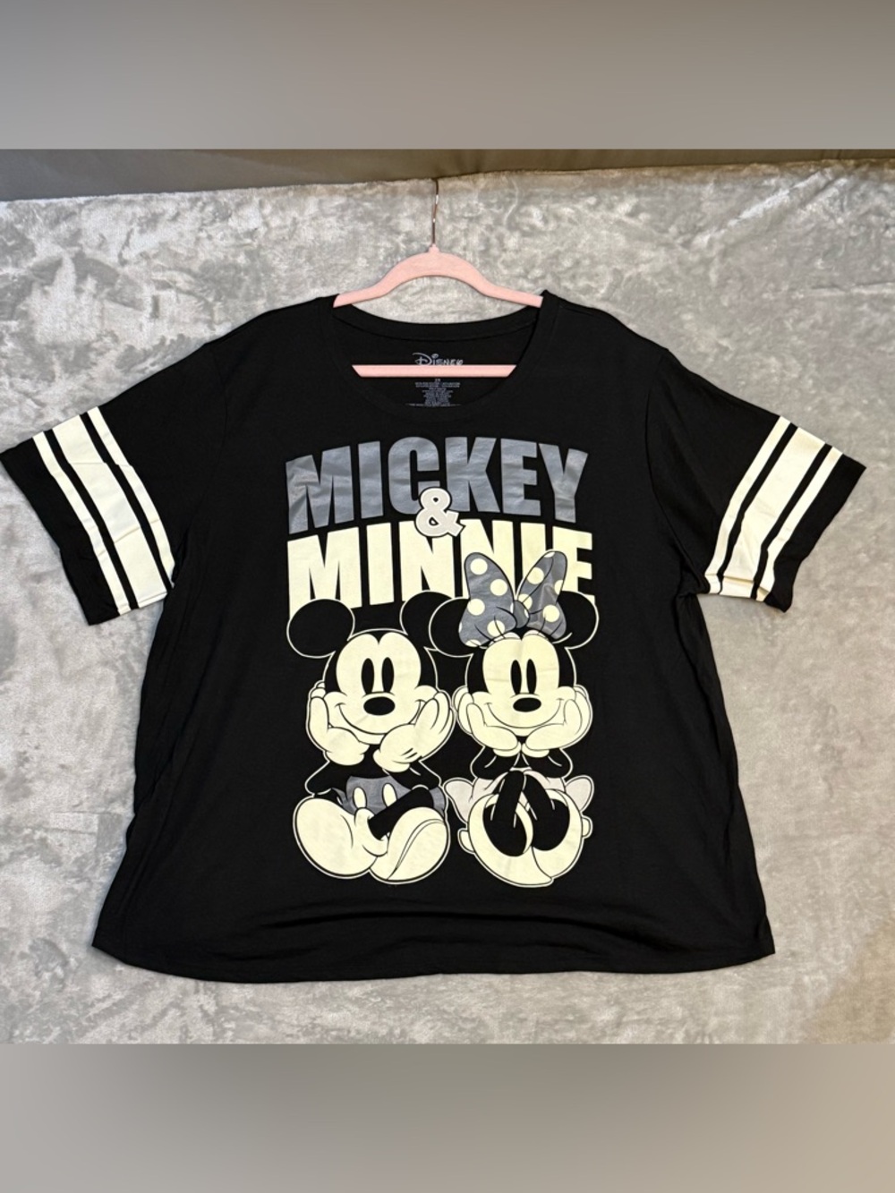 Disney Varsity Style Mickey and Minne 2X Tee Shirt Black and Cream EUC